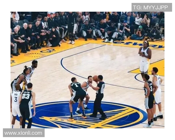 火箭队与雷霆队激战三月二十七日争夺季后赛席位的关键对决